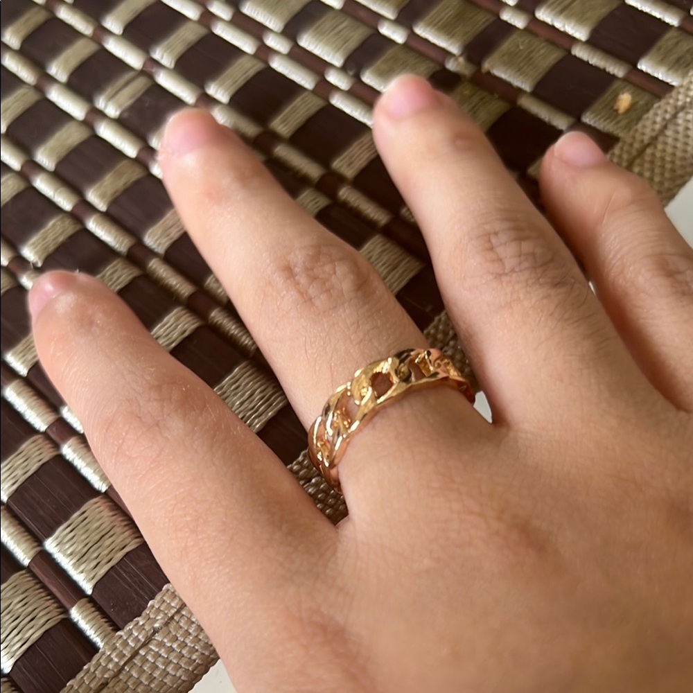 Elegant Gold Chain Ring